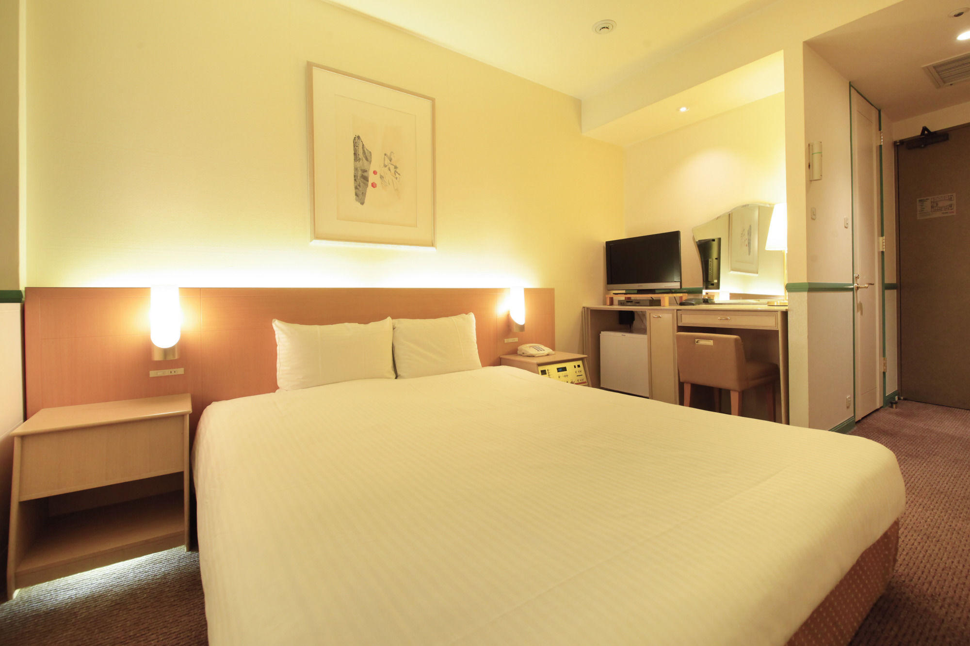 ホテル クインテッサホテル札幌 4*
